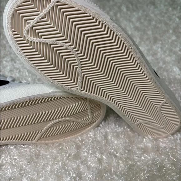 Nike White and Black Blazer Mid. ‘77 Vintage. - Picture 5 of 6